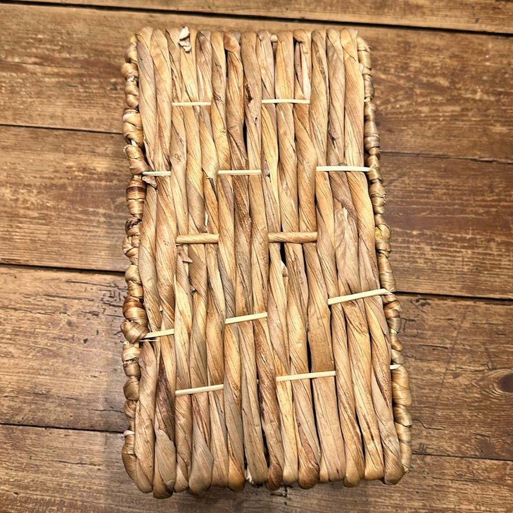 Woven Basket with Lid - Picture 5 of 5
